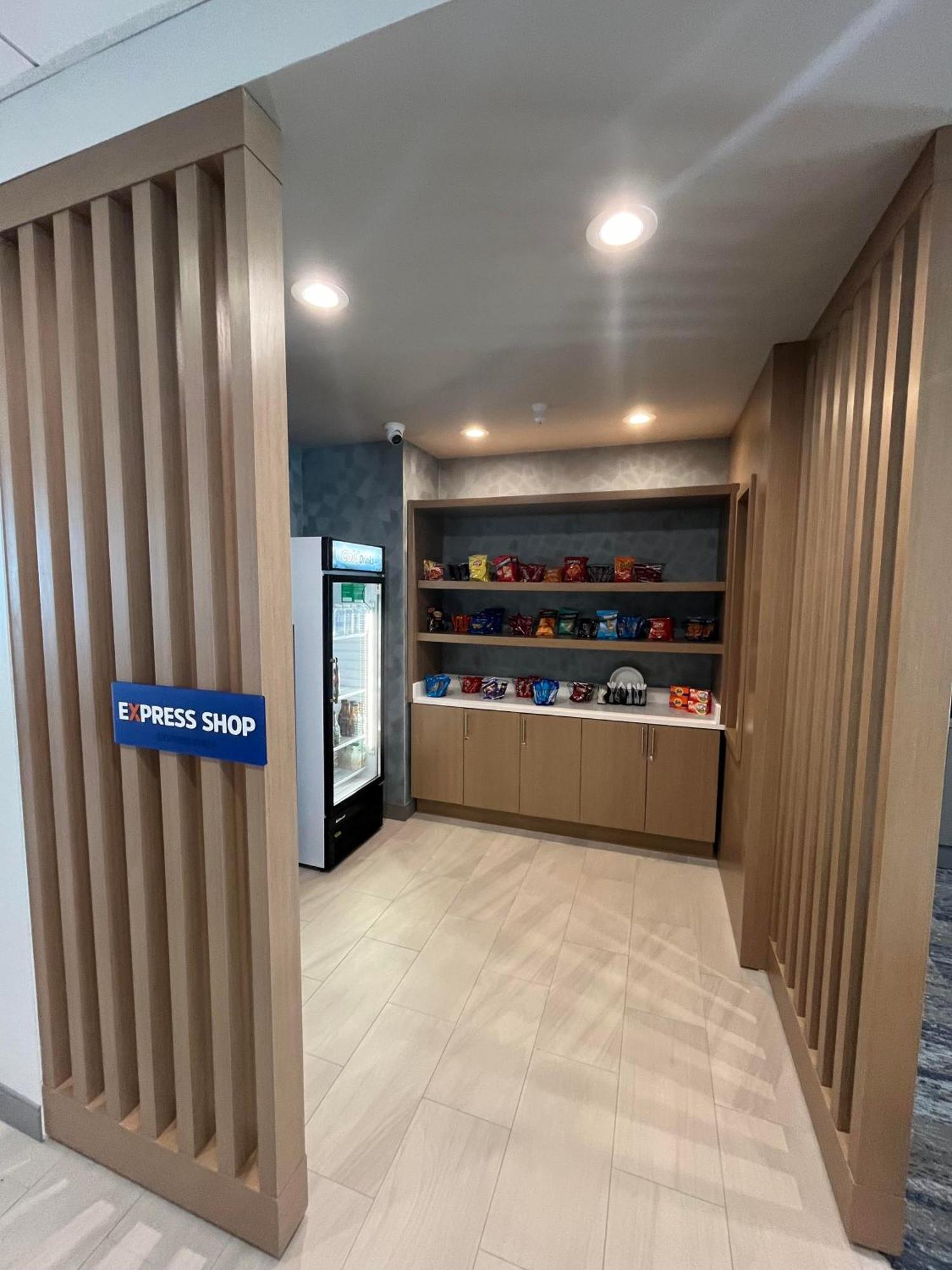 Holiday Inn Express & Suites Oscoda By Ihg Esterno foto