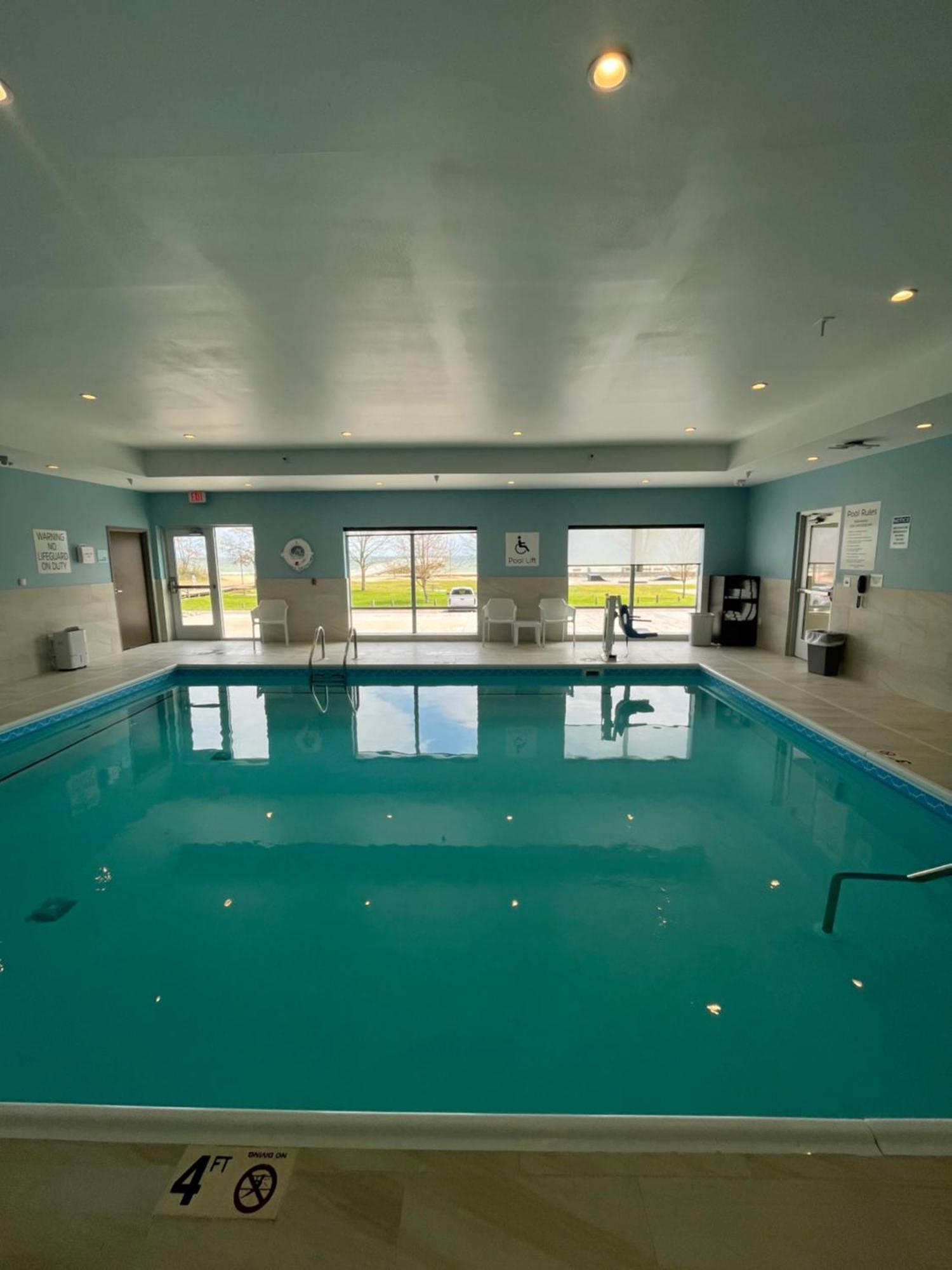 Holiday Inn Express & Suites Oscoda By Ihg Esterno foto