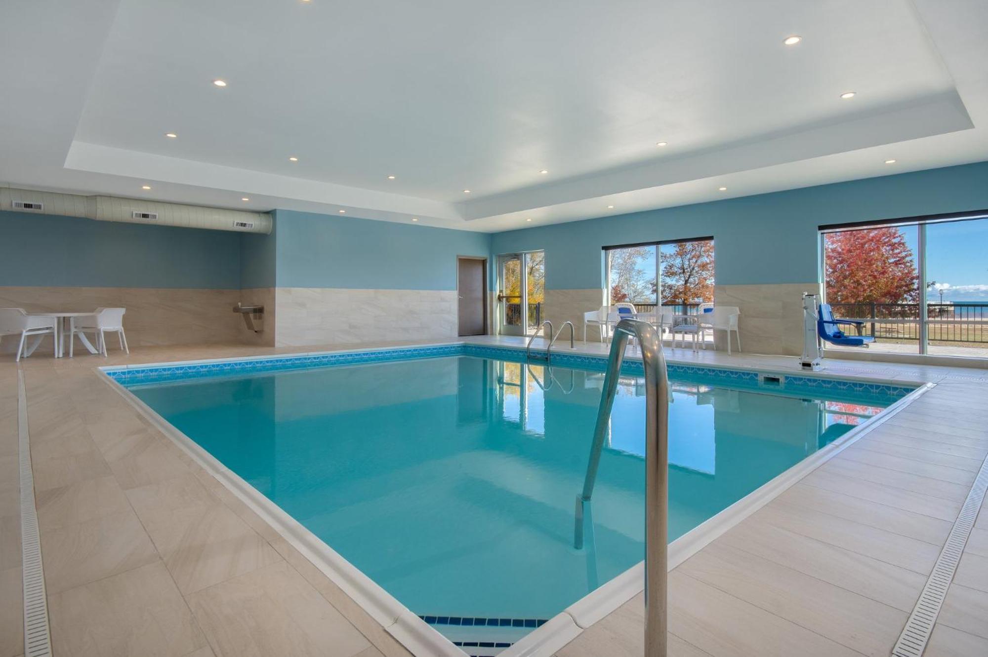 Holiday Inn Express & Suites Oscoda By Ihg Esterno foto