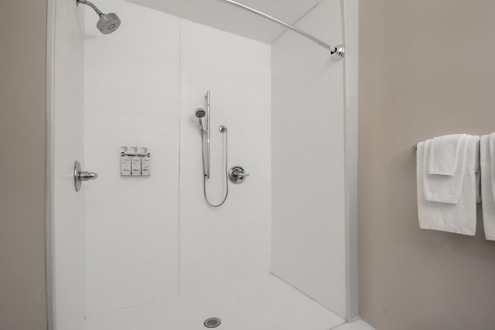 Holiday Inn Express & Suites Oscoda By Ihg Esterno foto