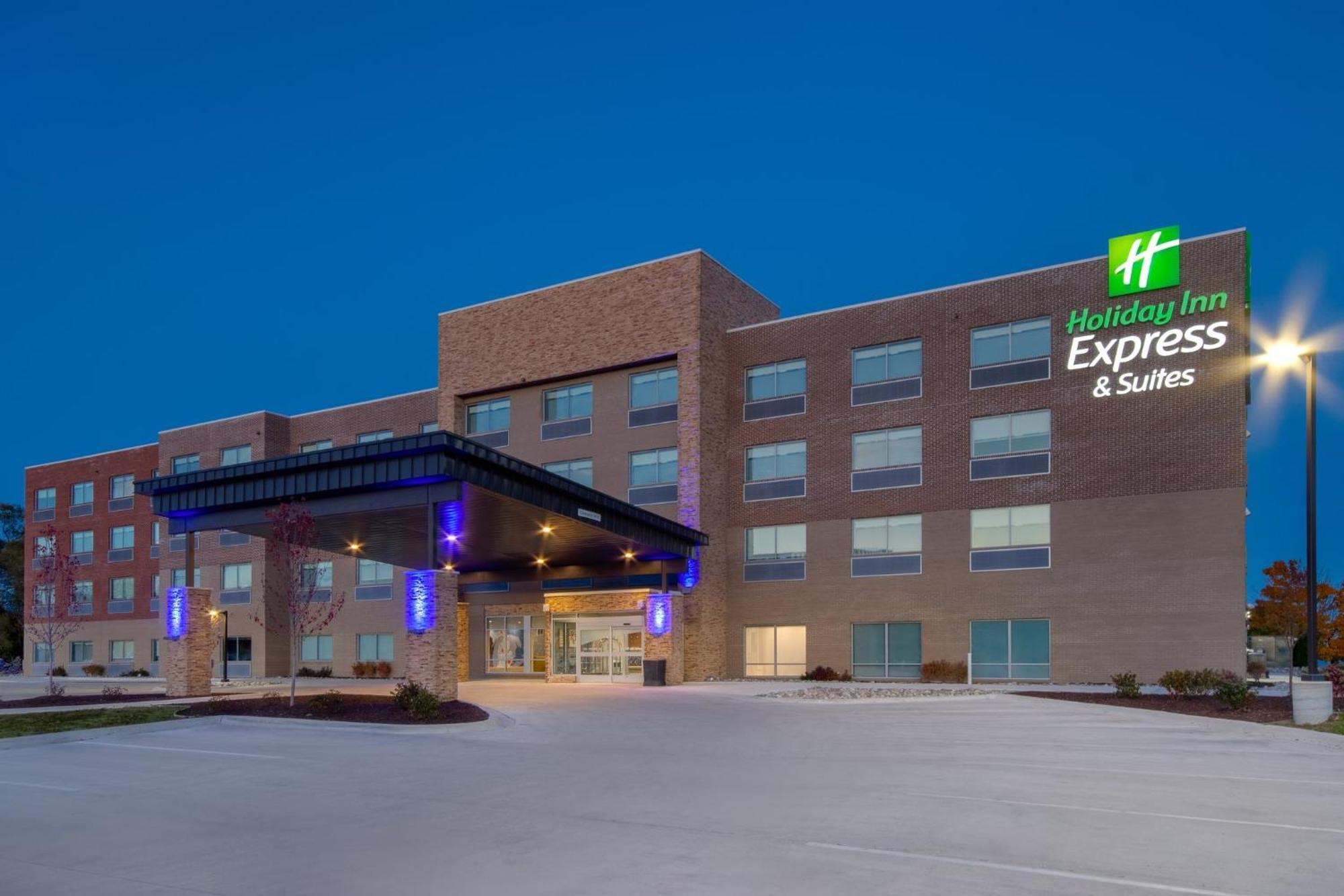 Holiday Inn Express & Suites Oscoda By Ihg Esterno foto