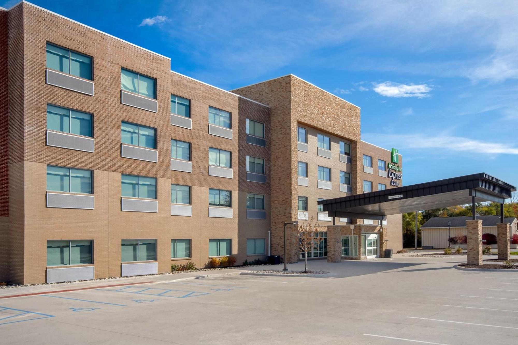 Holiday Inn Express & Suites Oscoda By Ihg Esterno foto